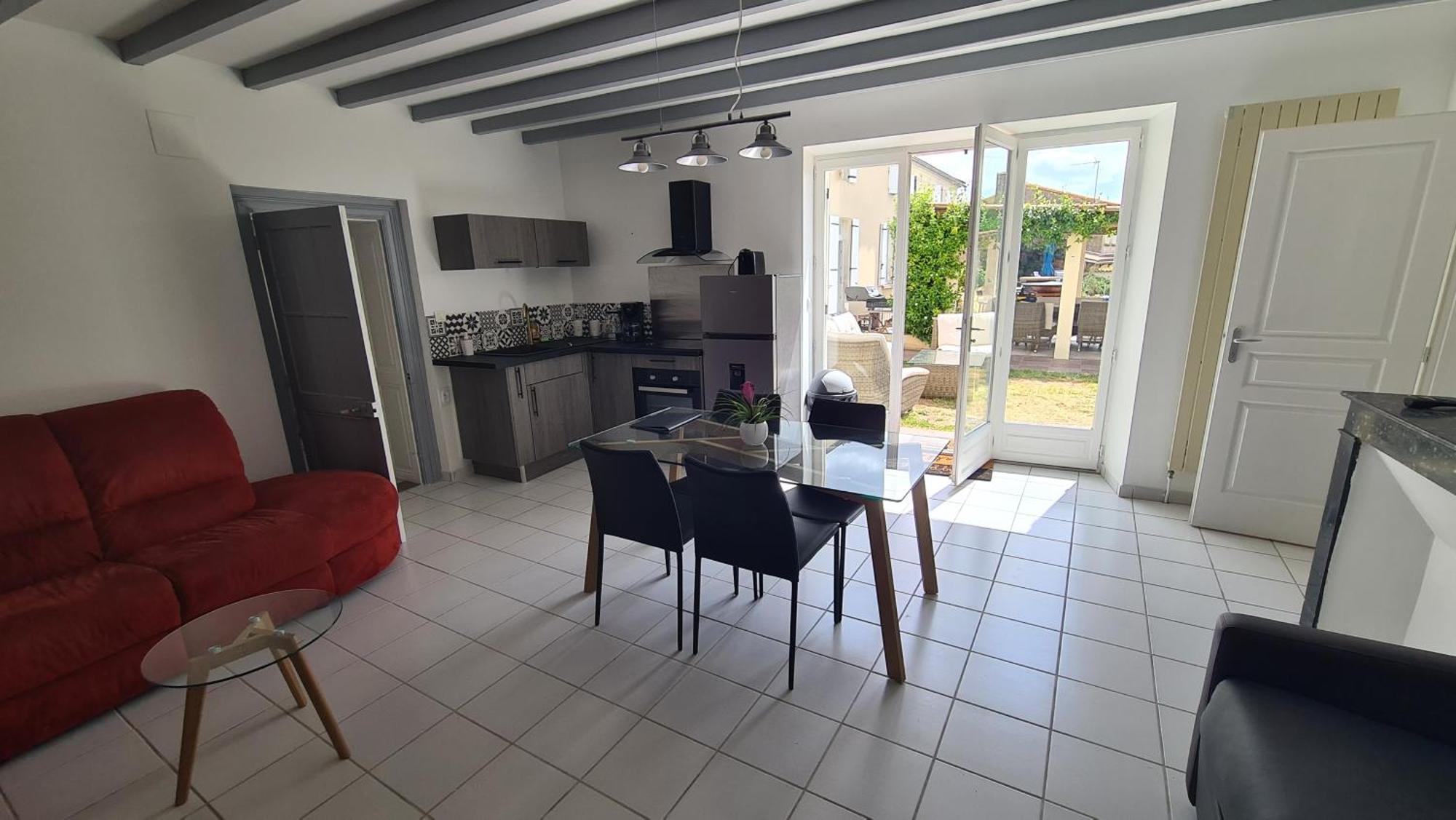 Gites De 2 A 11 Personnes Au Domaine D'Usson Echebrune Exterior foto